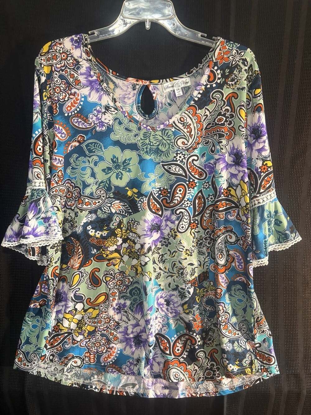 Stem & Vine Women's Plus Size 2X Paisley Floral Bell Sleeve Tunic Blouse - Picture 4 of 4